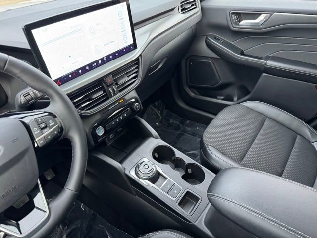Certified 2025 Ford Escape SE image 15