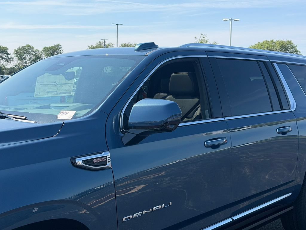 New 2026 GMC Yukon XL Denali w/ Denali Reserve Package AWD/4WD image 7