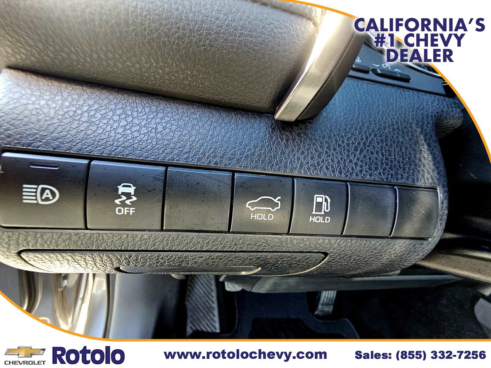 Used 2020 Toyota Camry SE w/ Carpet Mat Package image 17