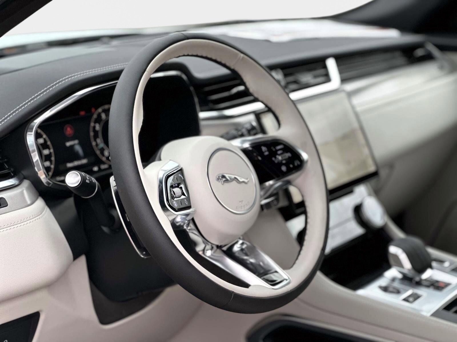 New 2026 Jaguar F-PACE R-Dynamic S AWD/4WD image 25
