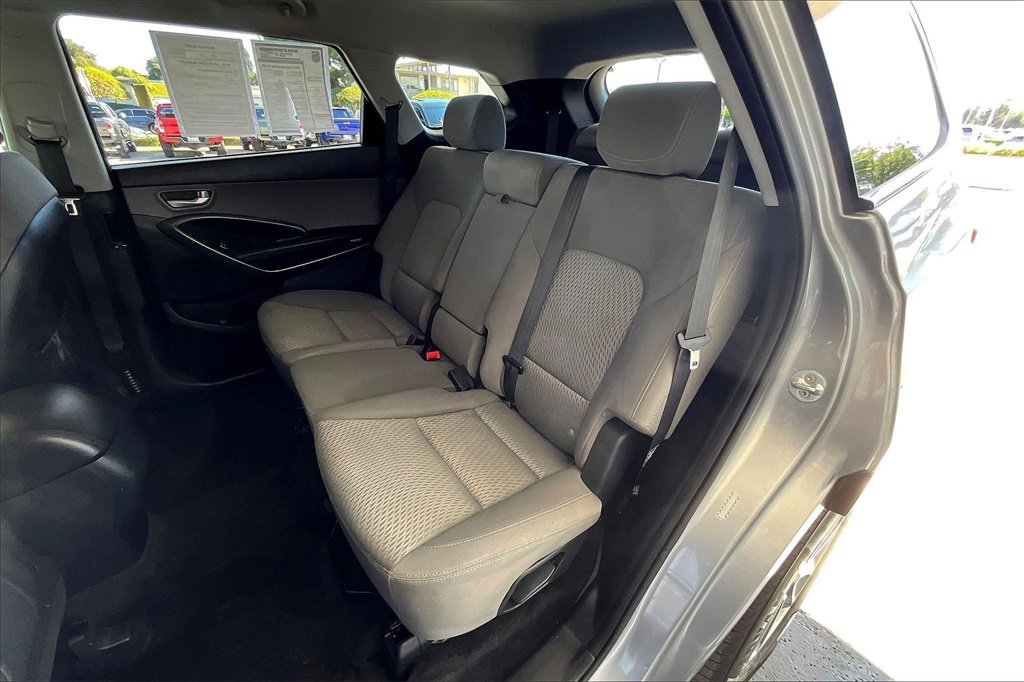 Used 2018 Hyundai Santa Fe SE w/ Cargo Package image 22