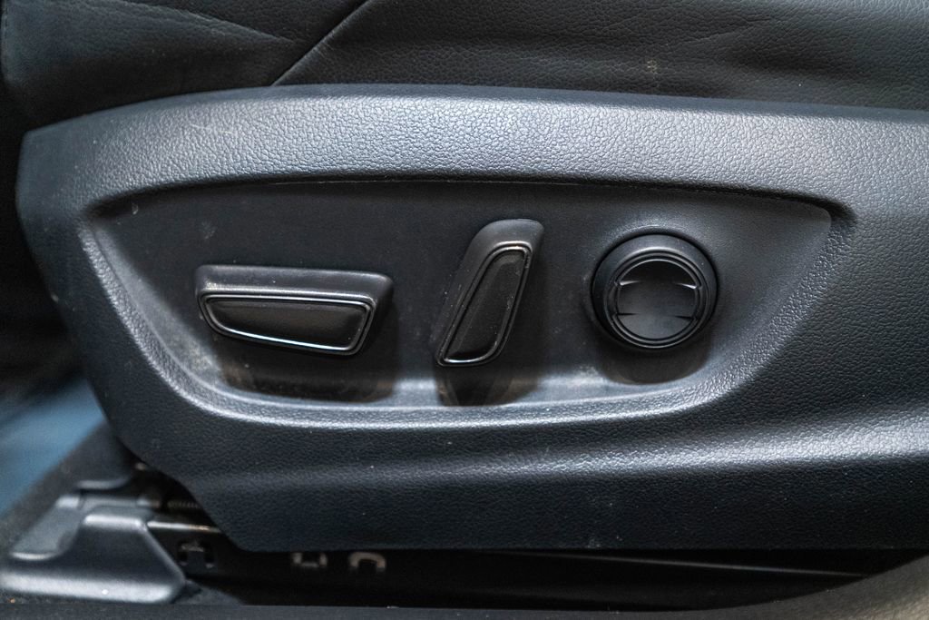 Used 2020 Toyota Corolla XSE FWD image 21