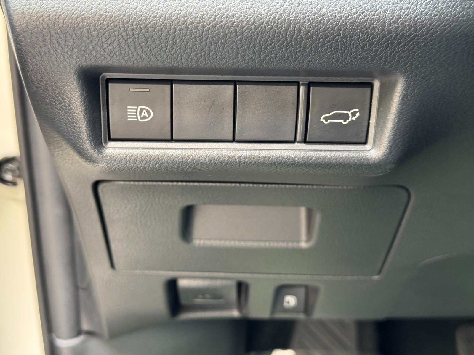 Used 2024 Toyota Grand Highlander AWD image 17