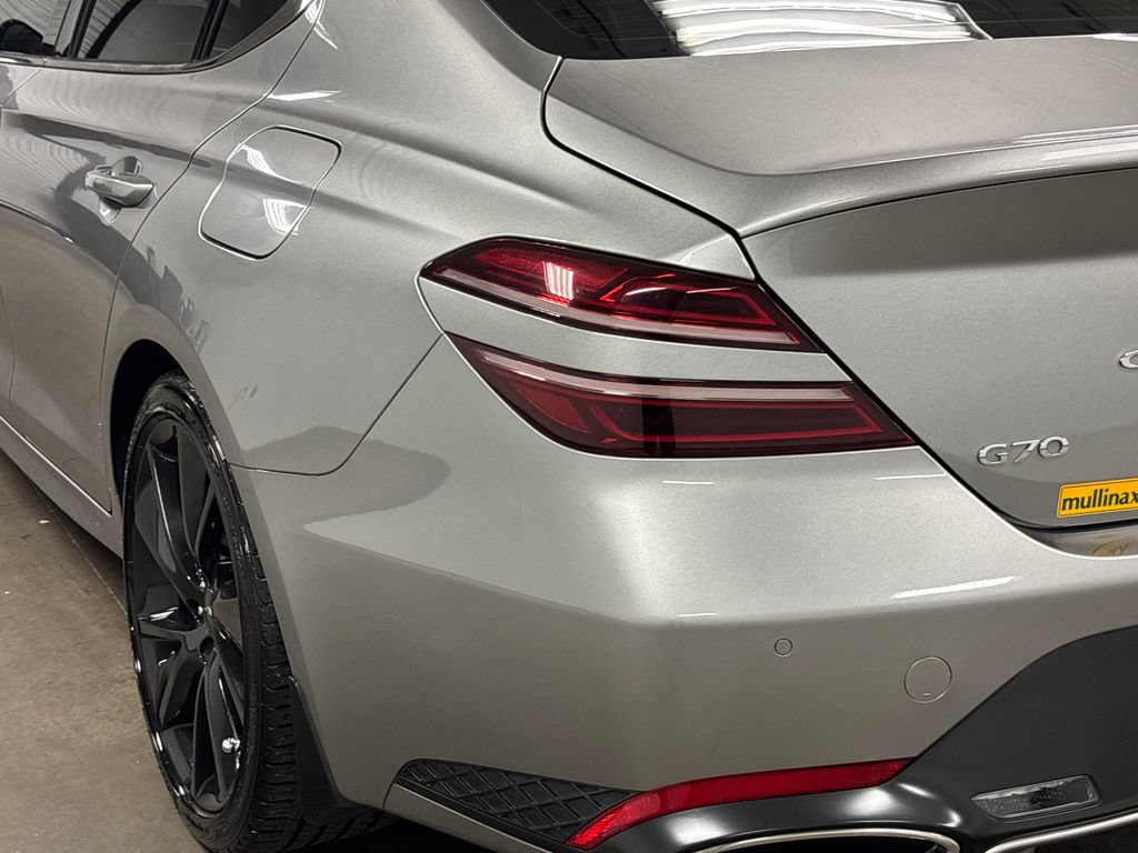 Used 2022 Genesis G70 3.3T RWD image 17
