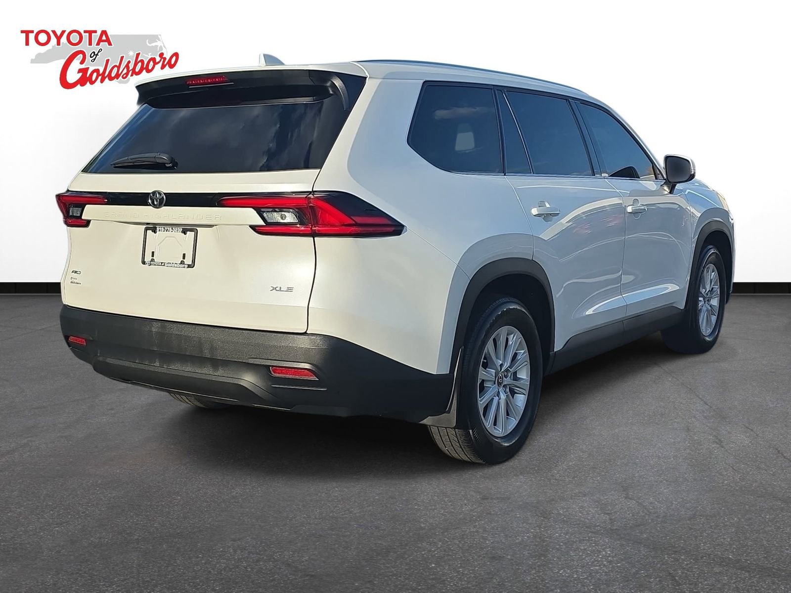 Used 2025 Toyota Grand Highlander AWD image 5