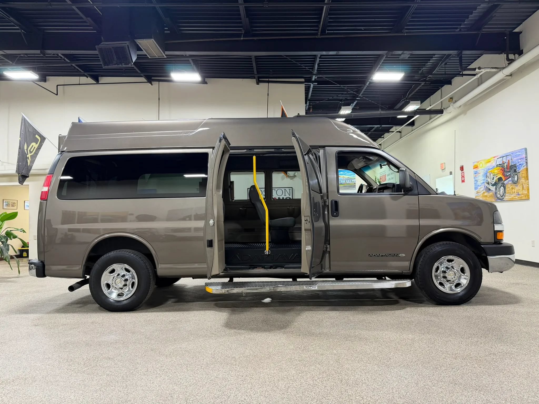 Used 2014 Chevrolet Express 3500 LT w/ LT Preferred Equipment Group RWD image 21