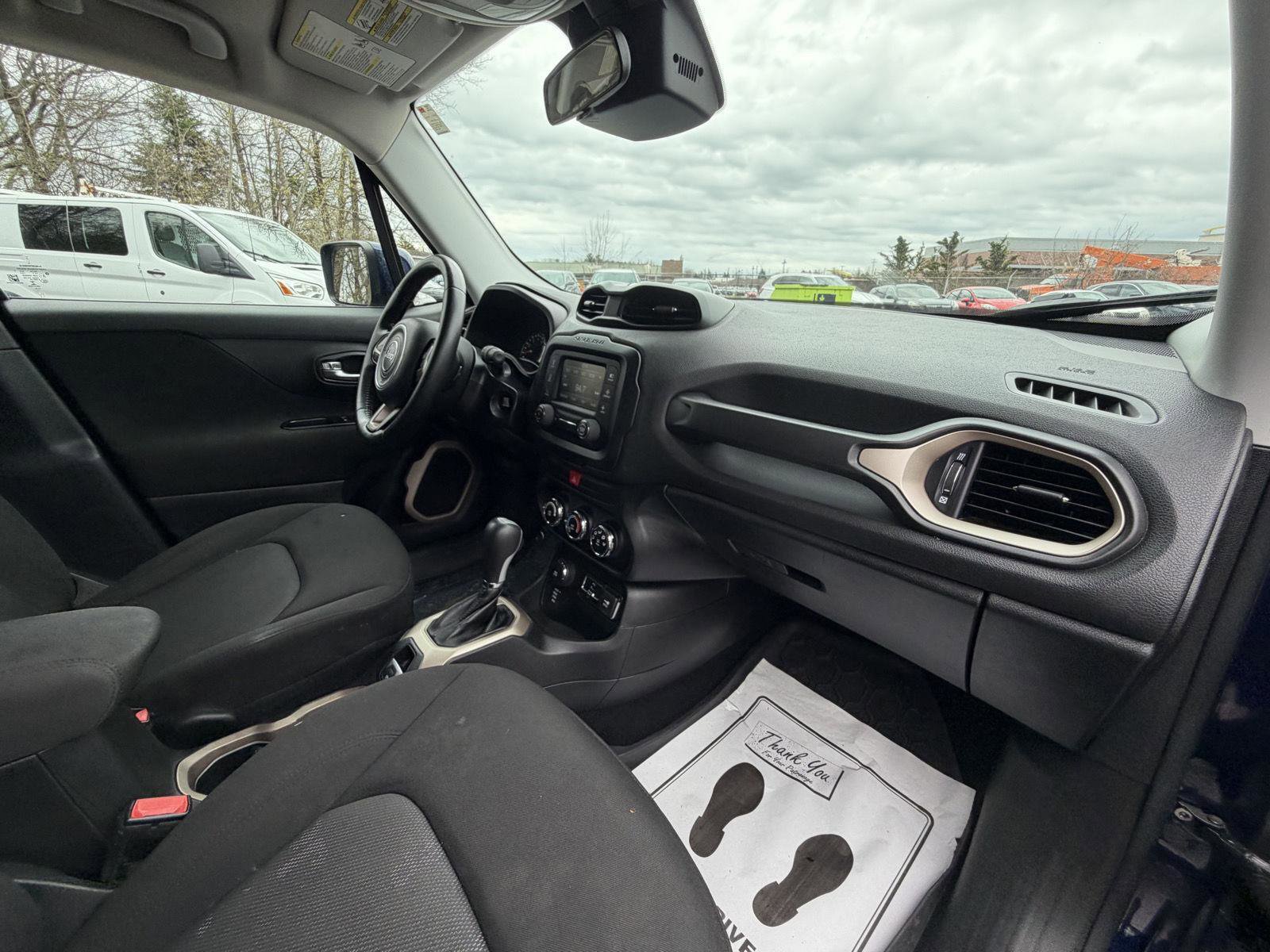 Used 2016 Jeep Renegade Latitude AWD/4WD image 28