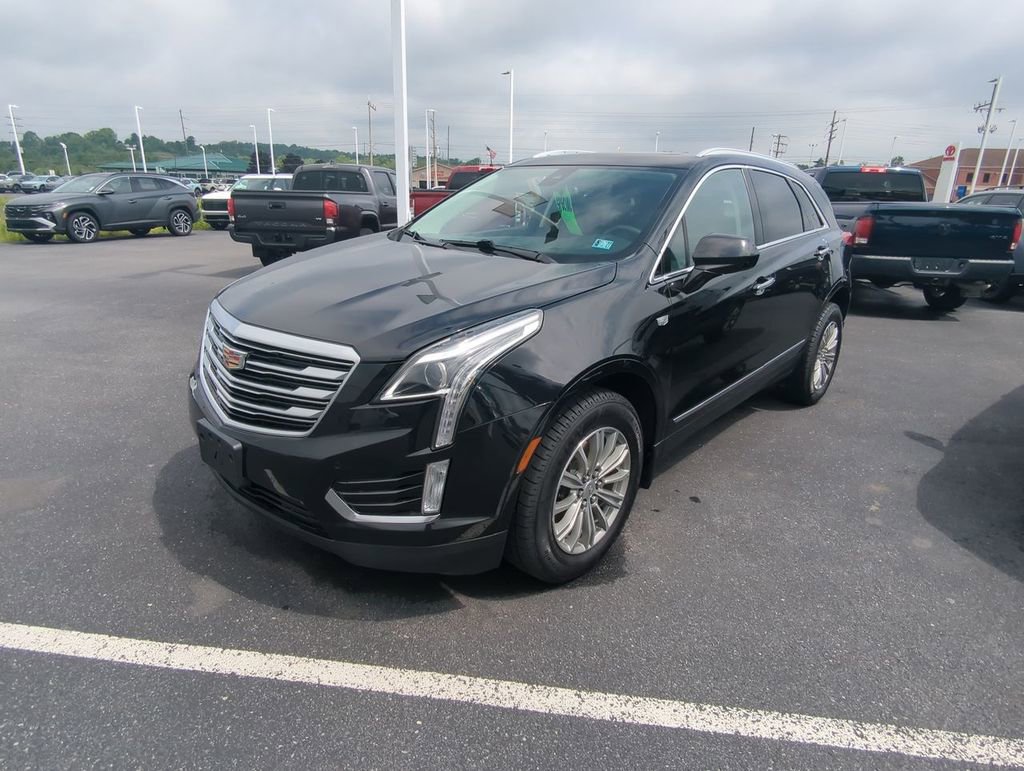 Used 2017 Cadillac XT5 Luxury w/ Driver Awareness Package AWD/4WD image 4