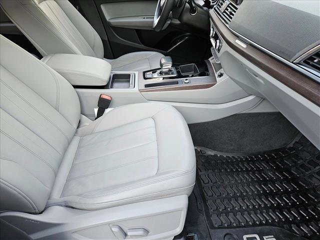 Used 2022 Audi Q5 2.0T Premium w/ Convenience Package image 20