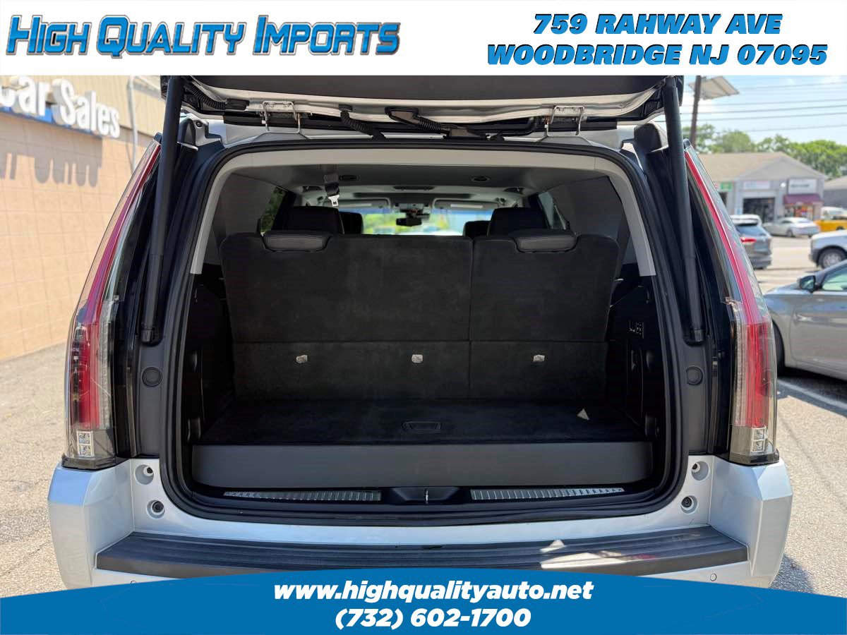 Used 2018 Cadillac Escalade Luxury AWD/4WD image 19