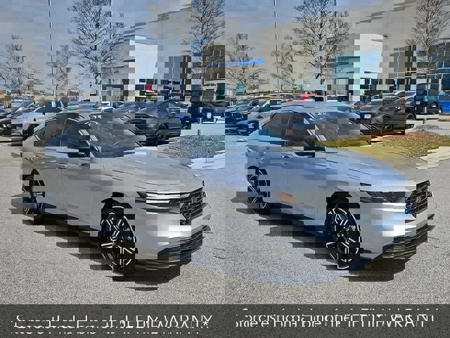 Certified 2025 Honda Accord Sport image 9