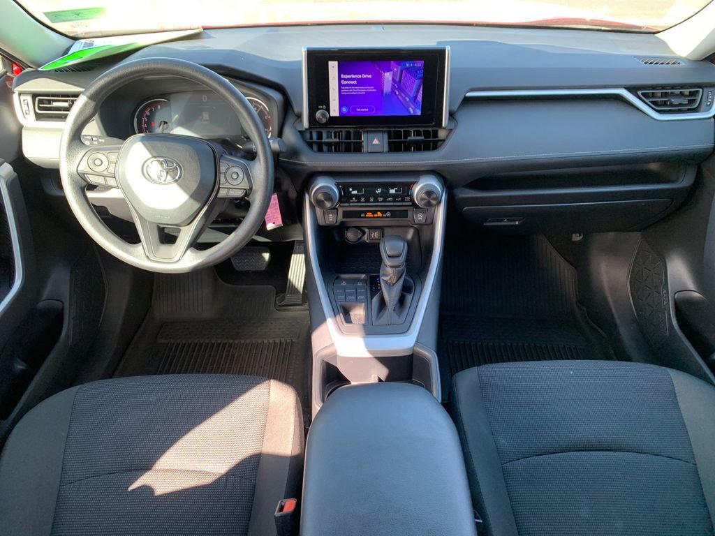 Used 2025 Toyota RAV4 LE AWD/4WD image 16