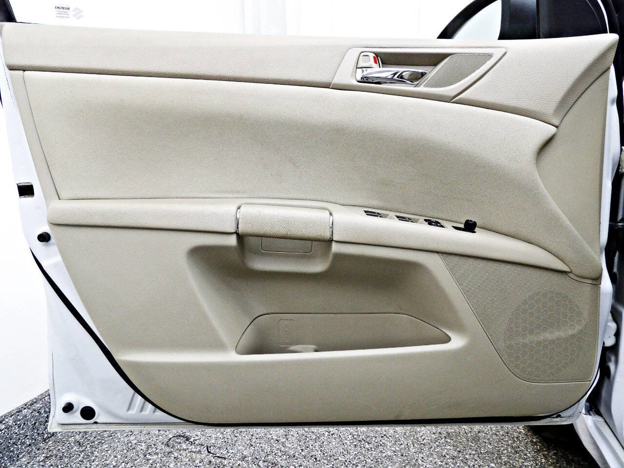 Used 2013 Suzuki Kizashi S FWD image 11