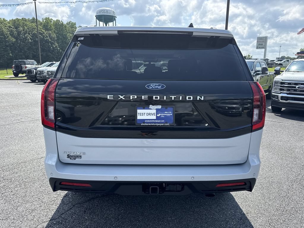 Used 2025 Ford Expedition Active AWD/4WD image 6