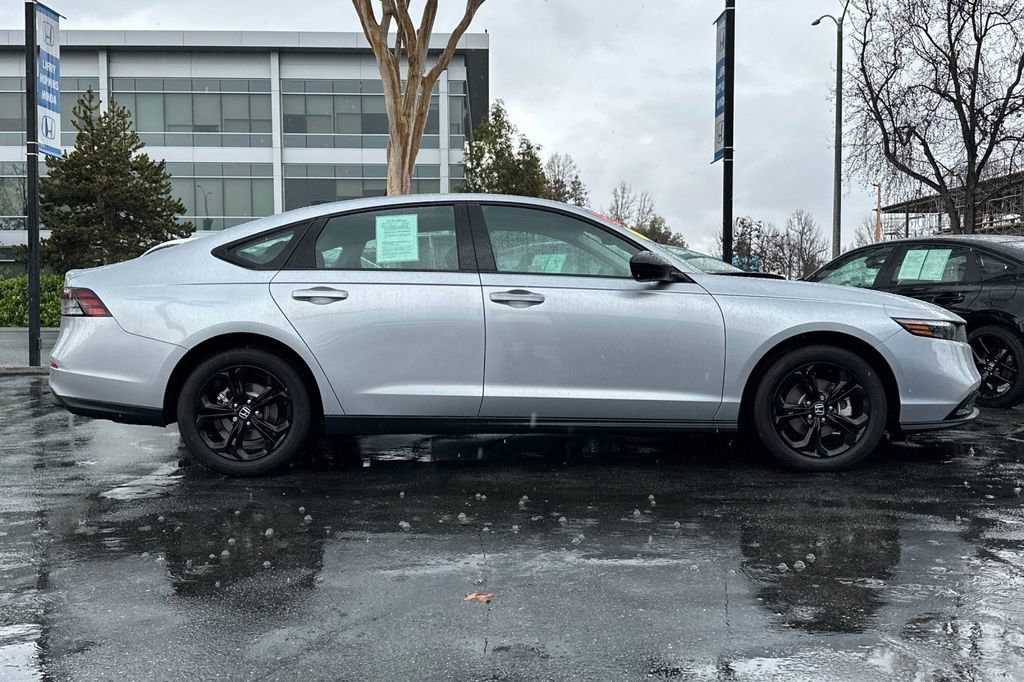 Certified 2025 Honda Accord SE image 2