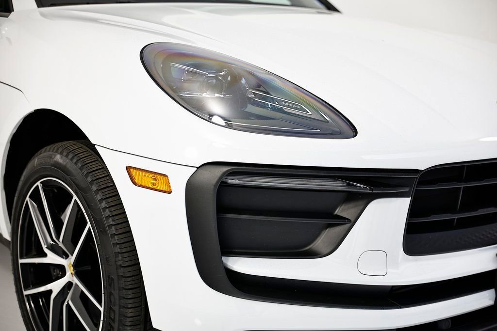 Certified 2025 Porsche Macan image 17