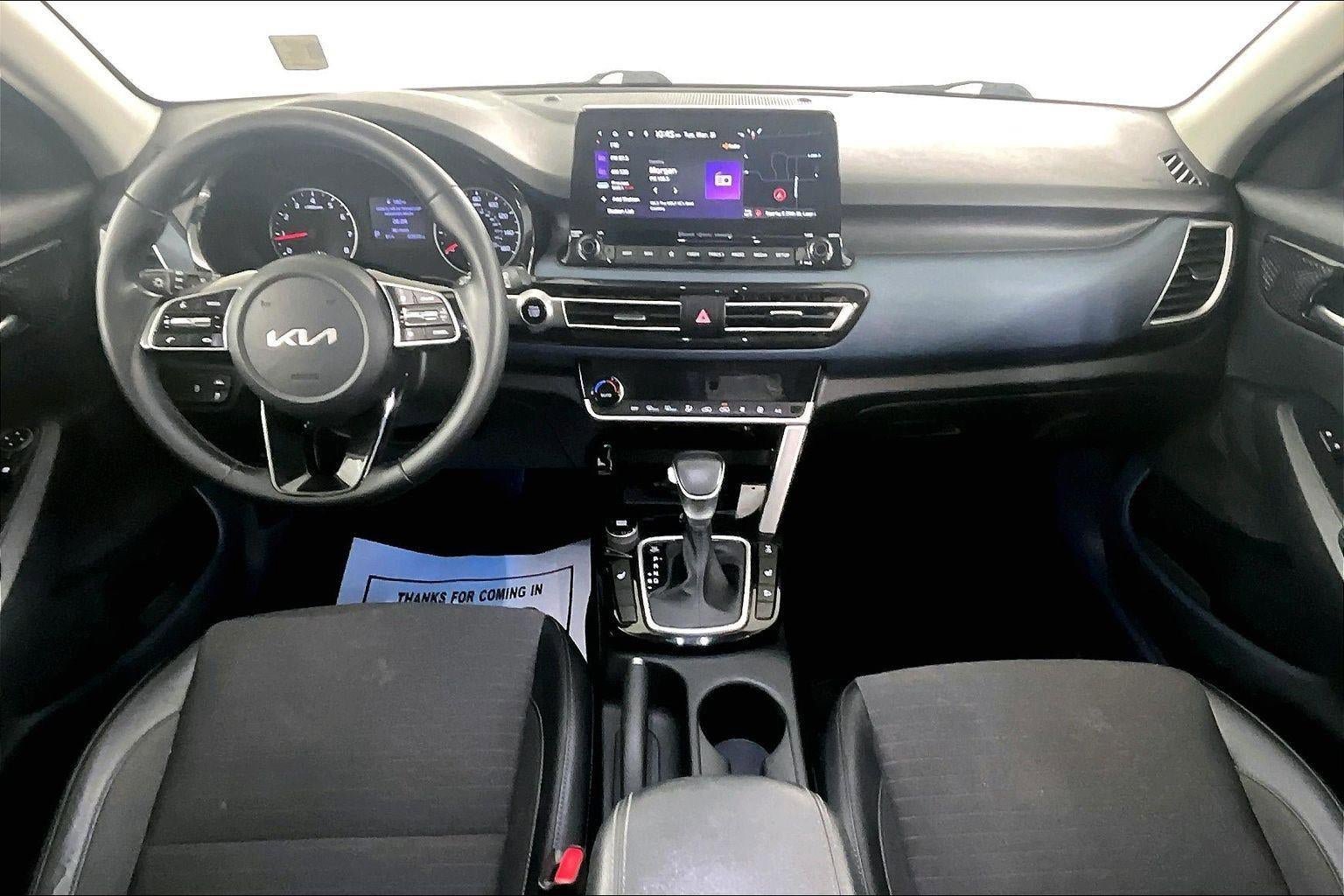 Used 2023 Kia Seltos S w/ Navigation Package image 7