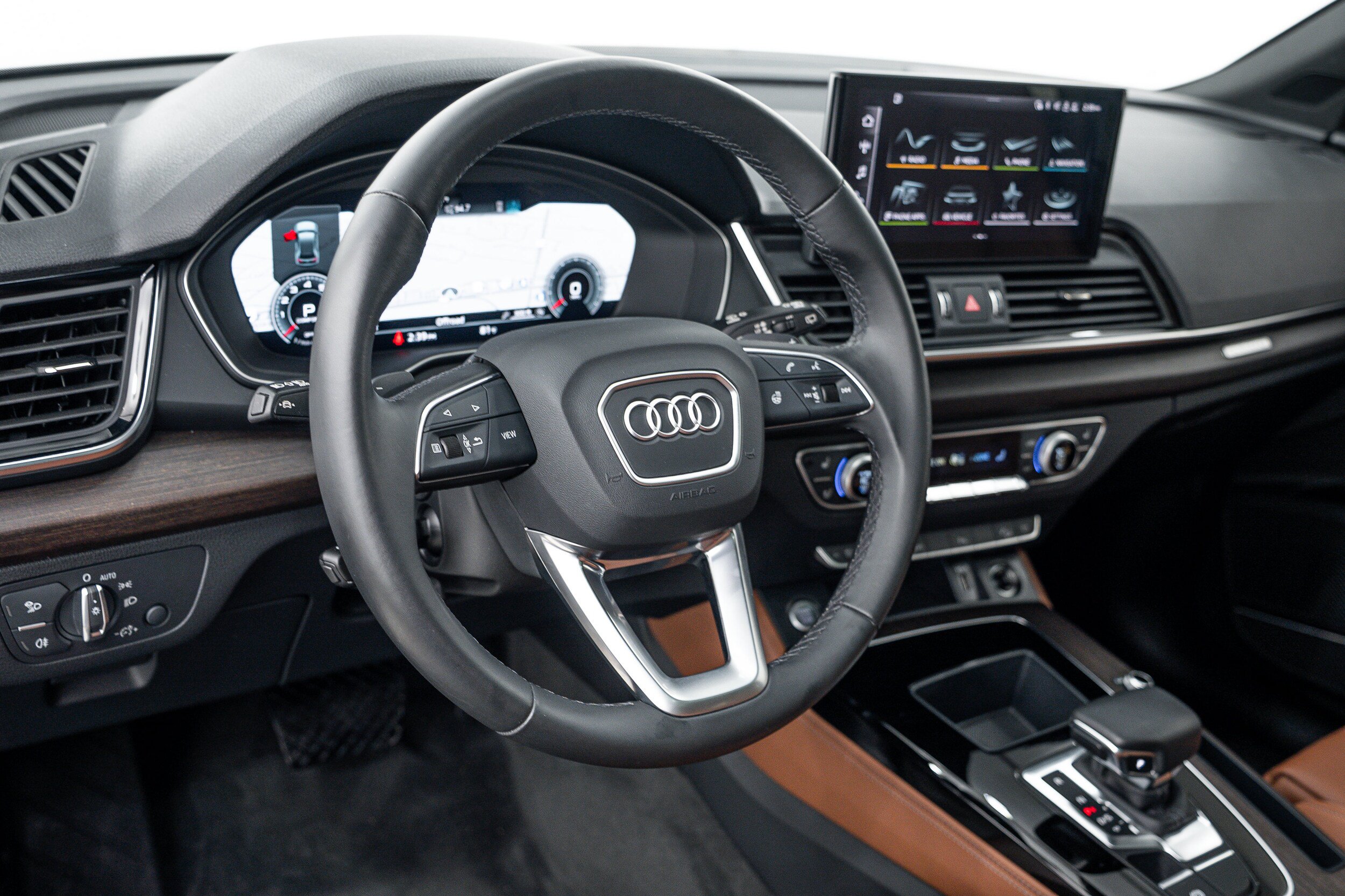 Certified 2023 Audi Q5 2.0T Premium Plus w/ Premium Plus Package AWD/4WD image 11