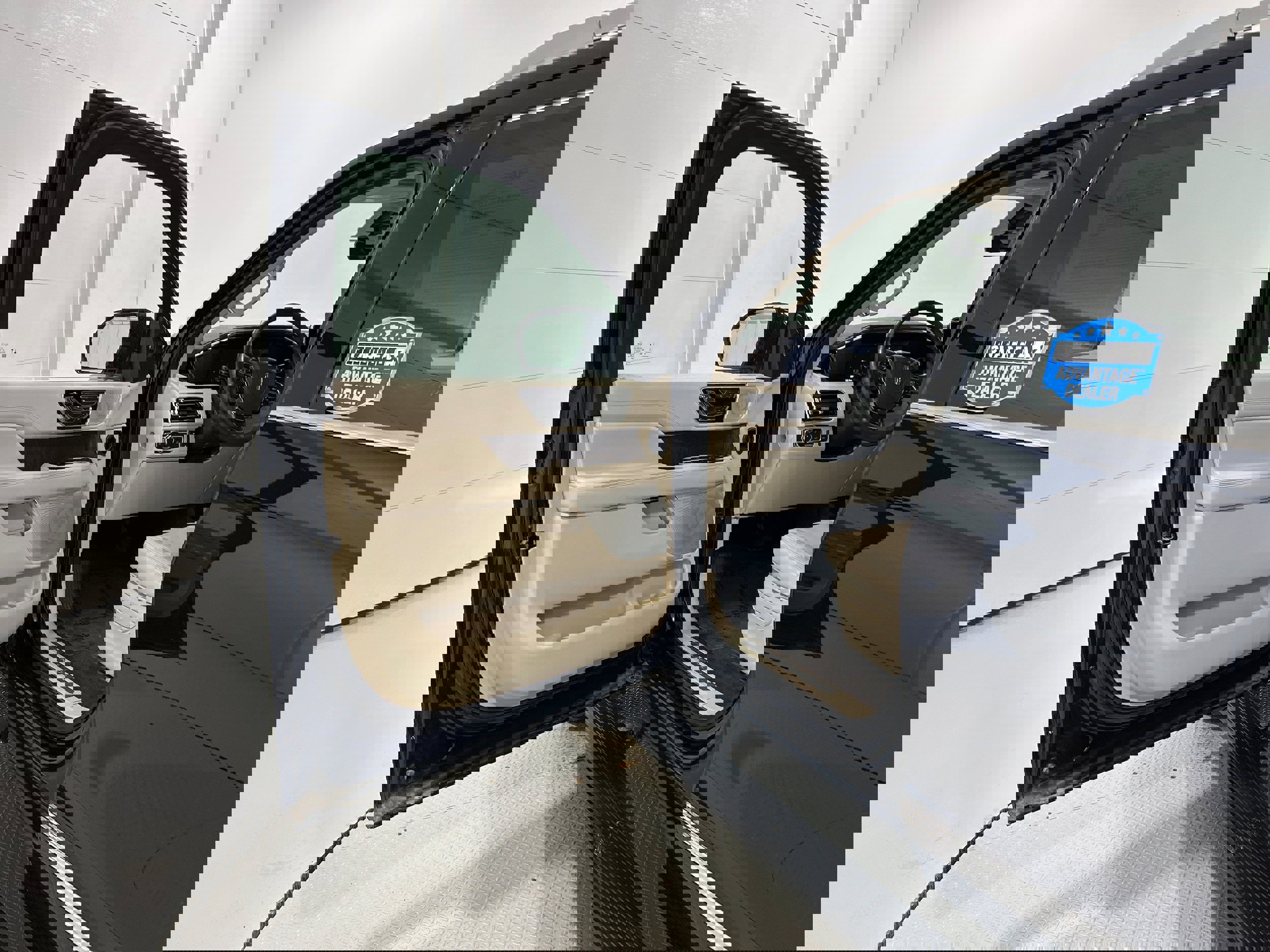 Used 2021 Lincoln Navigator L Reserve w/ Luxury Package image 22