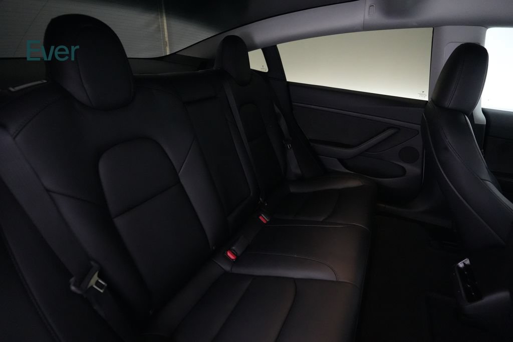 Used 2023 Tesla Model 3 Standard Range RWD image 5