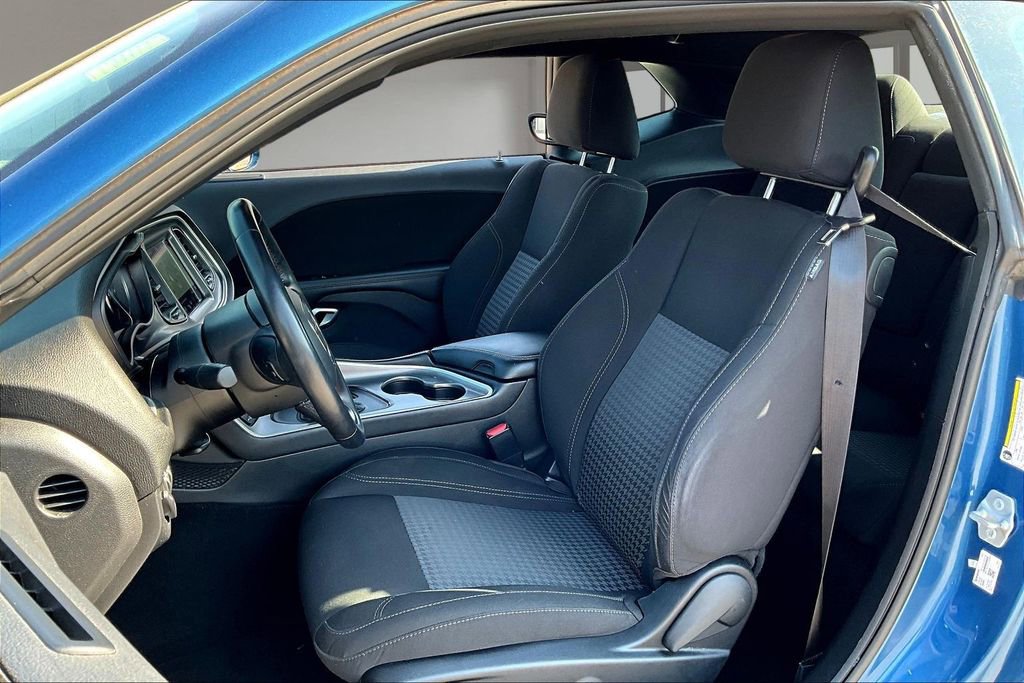 Used 2022 Dodge Challenger SXT w/ Driver Convenience Group image 20