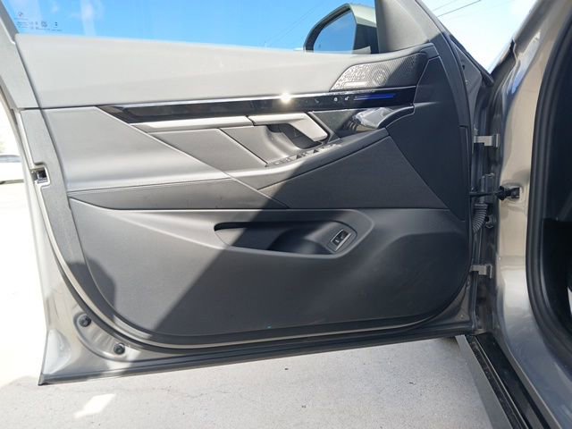 Used 2024 BMW 530i w/ M Sport Package image 16