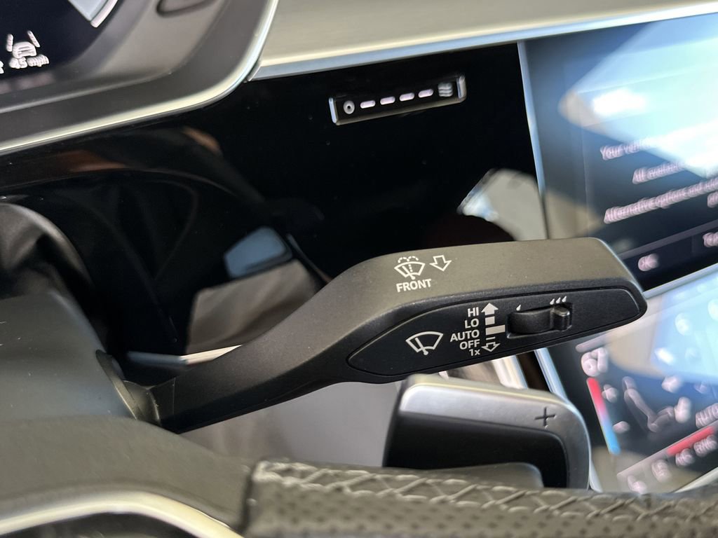 Used 2024 Audi S8 AWD/4WD image 22