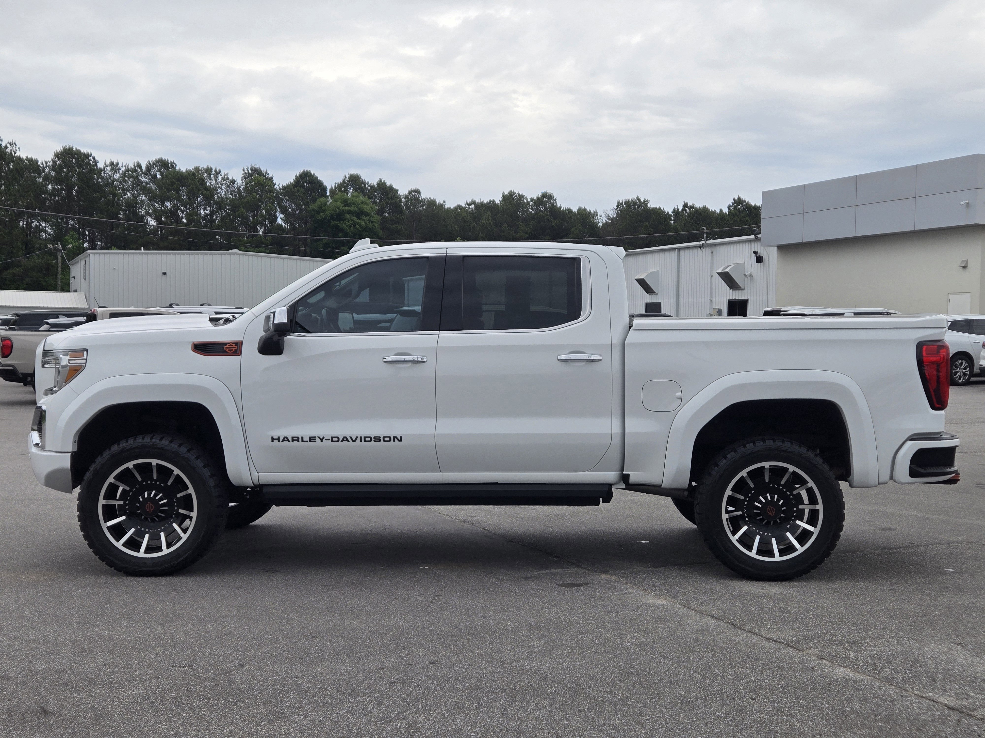 Used 2020 GMC Sierra 1500 SLT w/ SLT Premium Plus Package AWD/4WD image 13