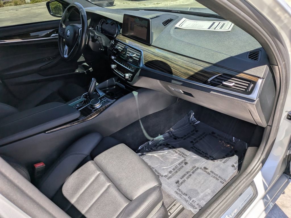 Used 2019 BMW 530i w/ Premium Package RWD image 14