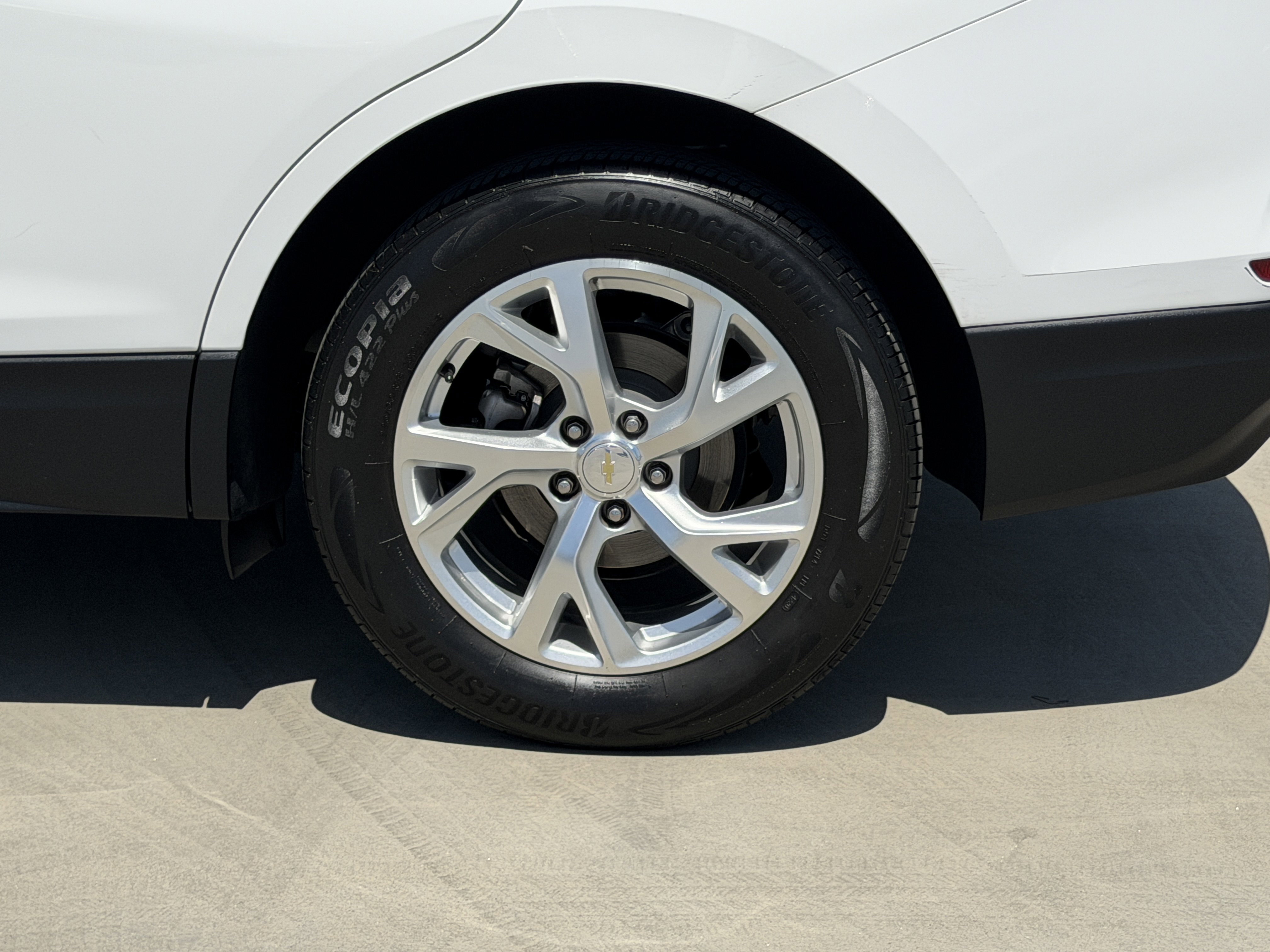 Used 2018 Chevrolet Equinox LT FWD image 14