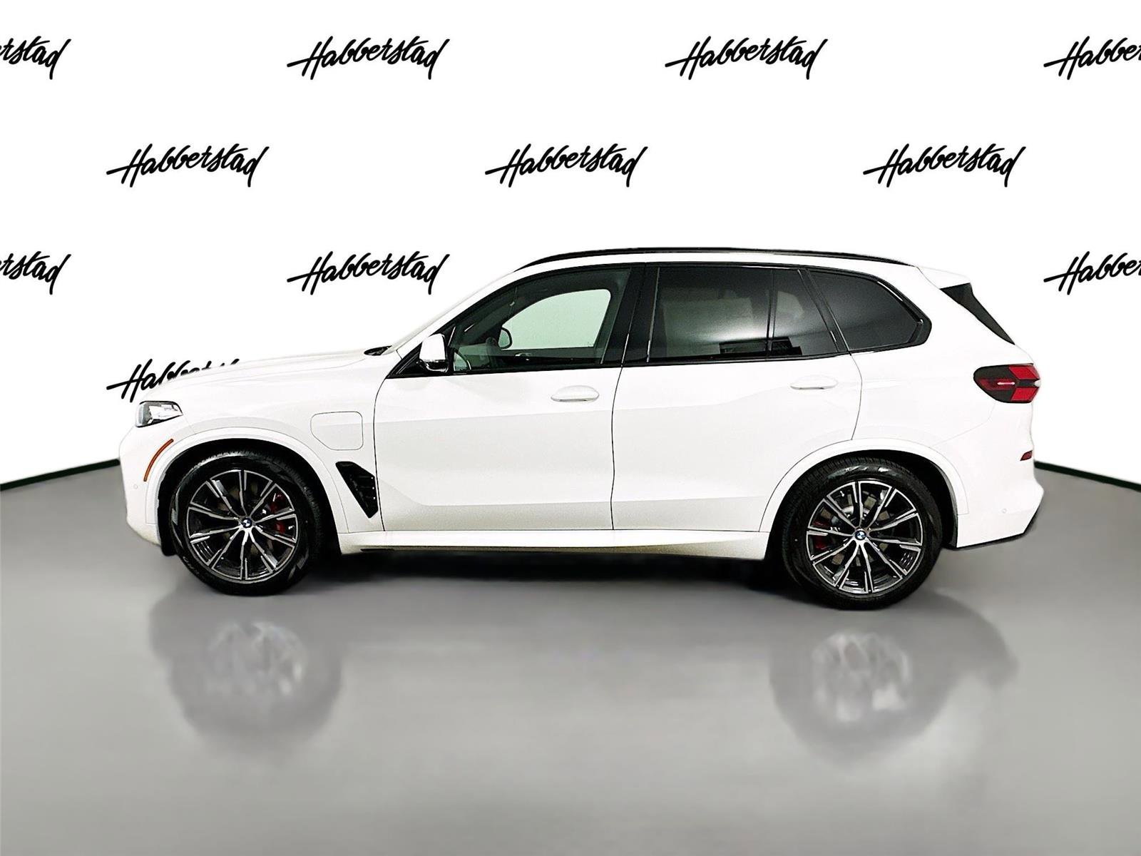 New 2026 BMW X5 xDrive50e w/ Executive Package image 8