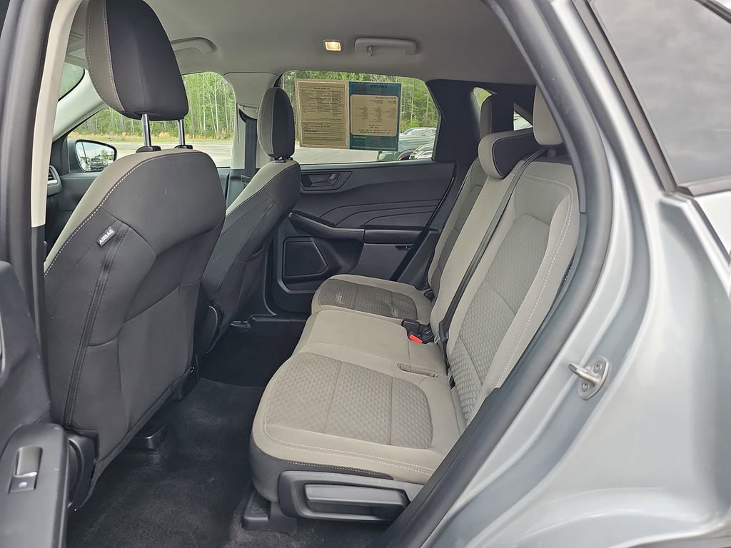 Used 2022 Ford Escape SE image 17