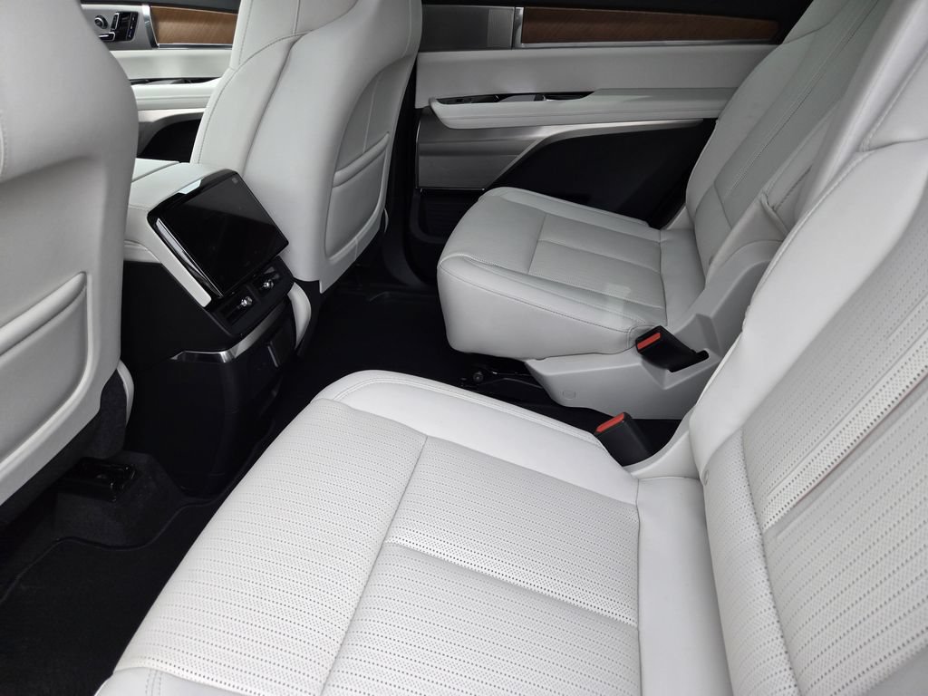 New 2027 Cadillac Vistiq Sport AWD/4WD image 23