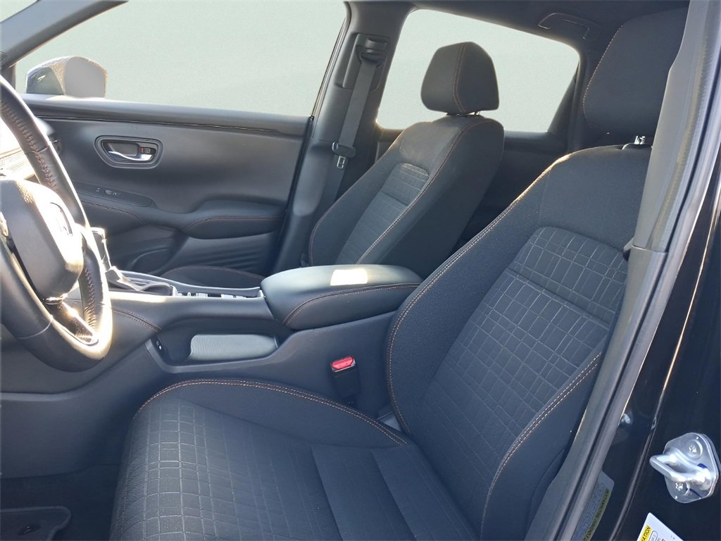 Used 2025 Honda HR-V Sport image 10