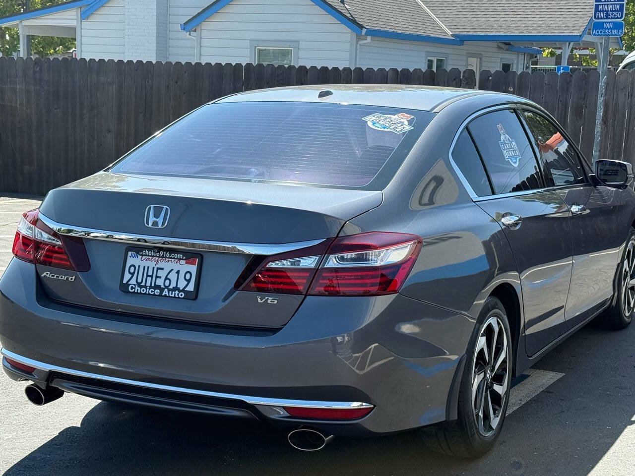 Used 2017 Honda Accord EX-L image 6