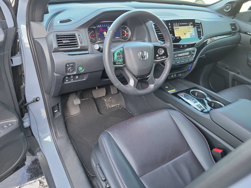 Used 2024 Honda Passport Black Edition image 24