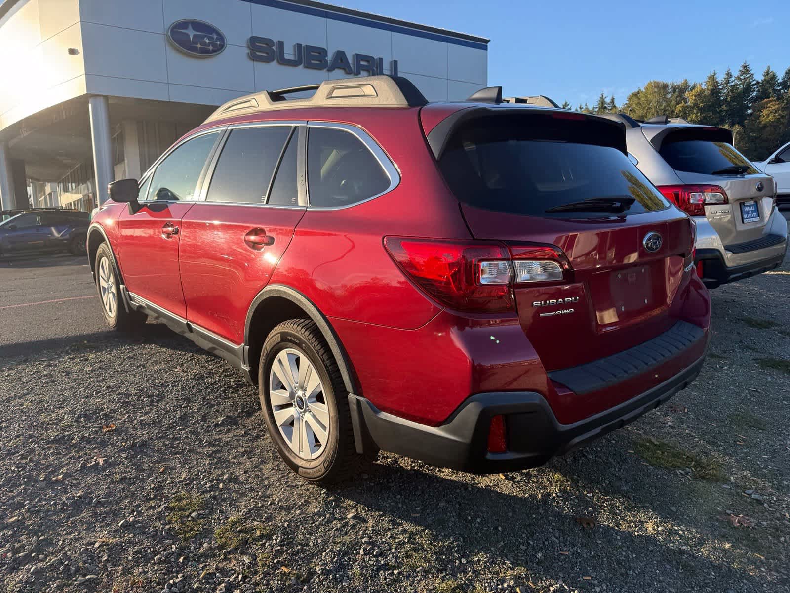 Used 2018 Subaru Outback 2.5i Premium AWD/4WD image 2