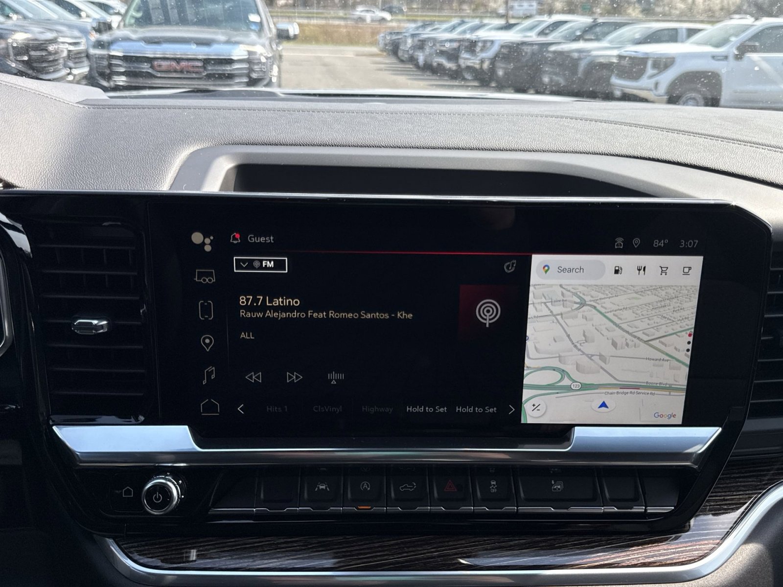 New 2026 GMC Sierra 1500 SLE w/ Preferred Package image 18