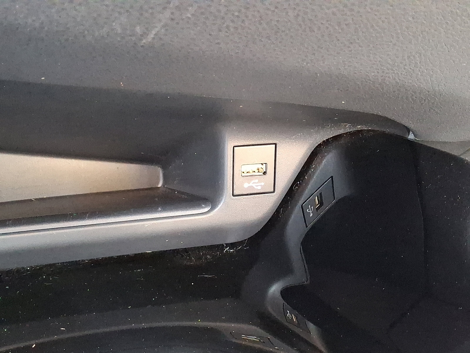 Certified 2021 Toyota C-HR XLE image 23