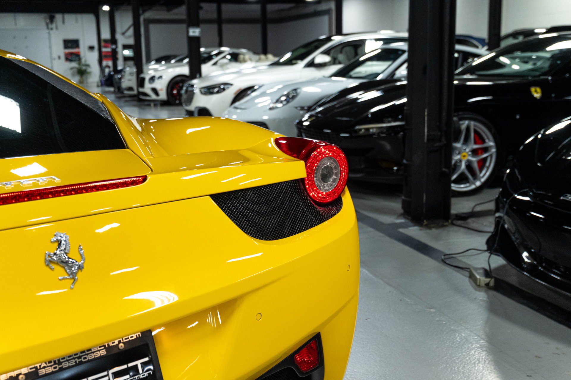 Used 2010 Ferrari 458 Italia Coupe RWD image 87