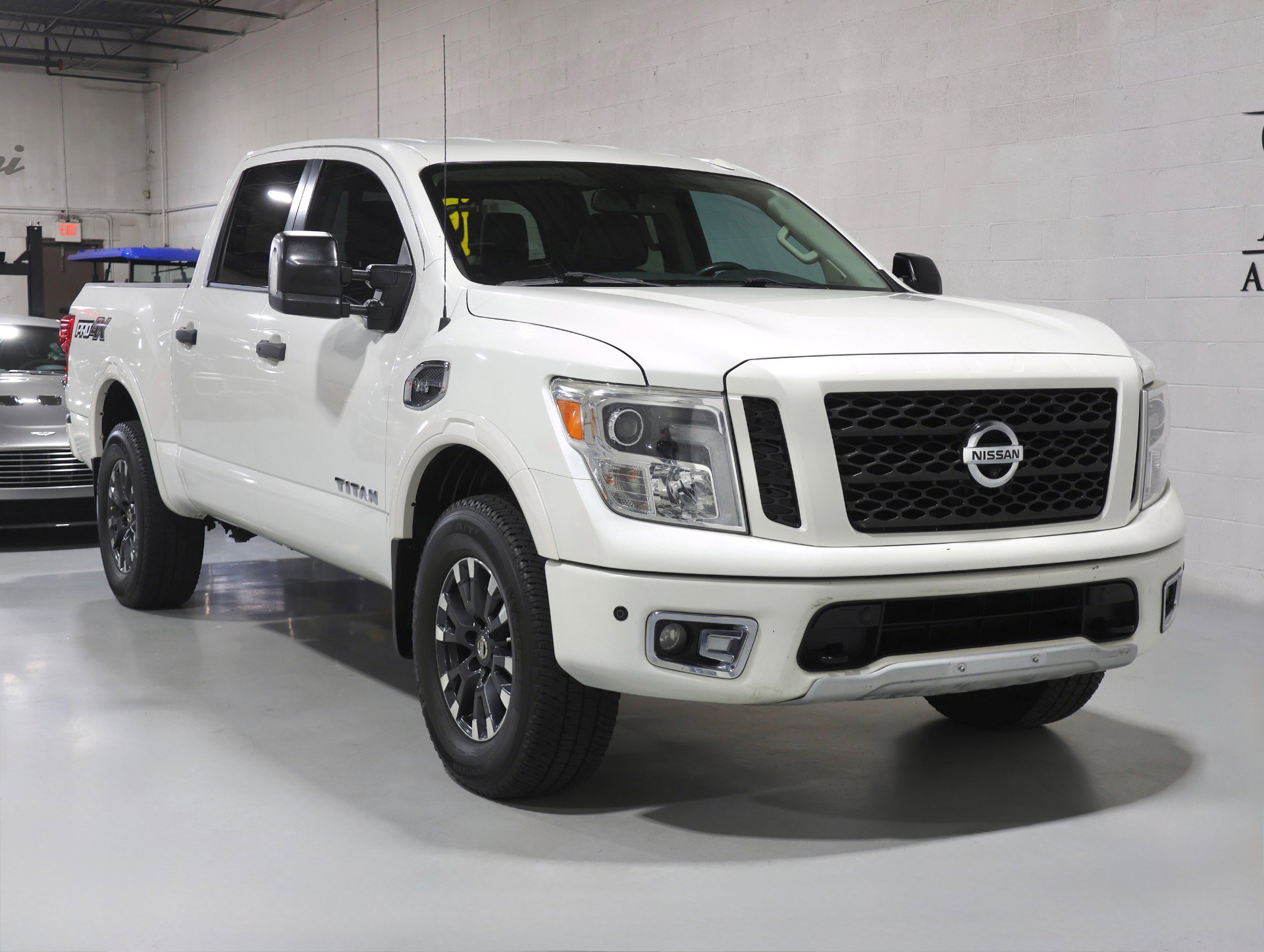 Used 2017 Nissan Titan PRO-4X w/ Pro-4x Convenience Package image 42