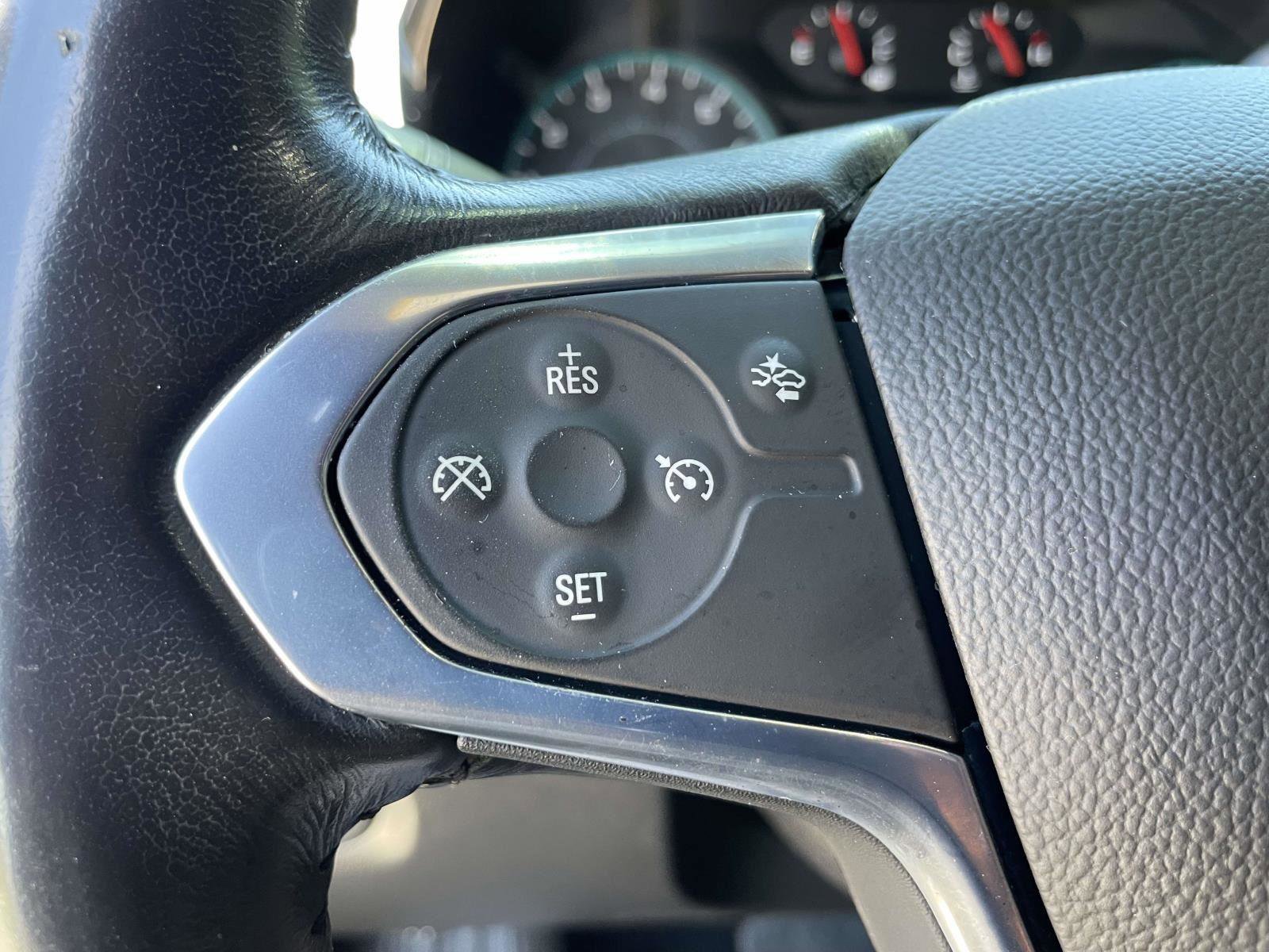 Used 2022 Chevrolet Traverse LT FWD image 9
