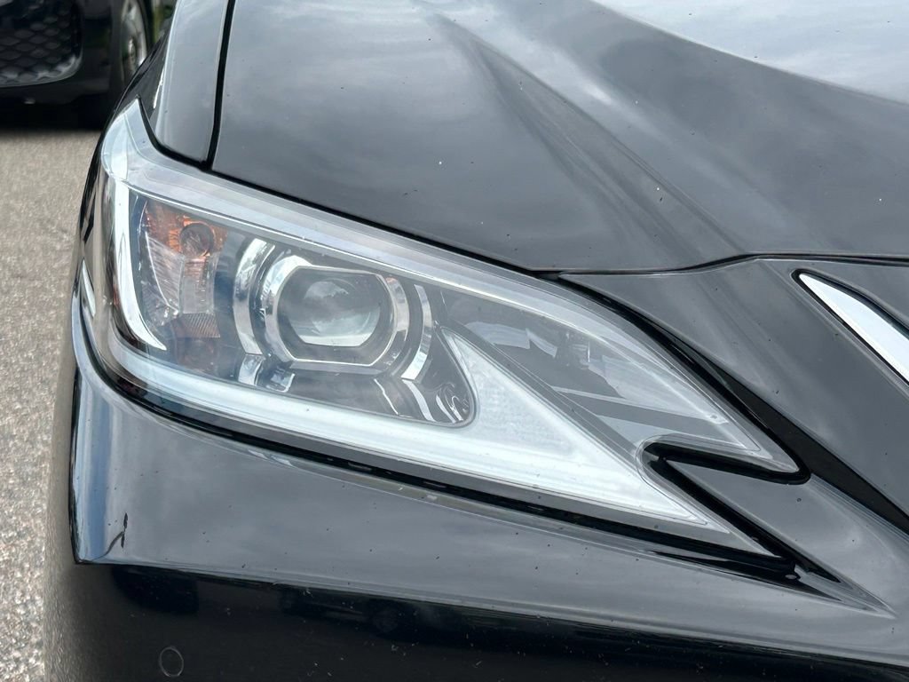 Used 2024 Lexus ES 300h w/ Premium Package FWD image 35