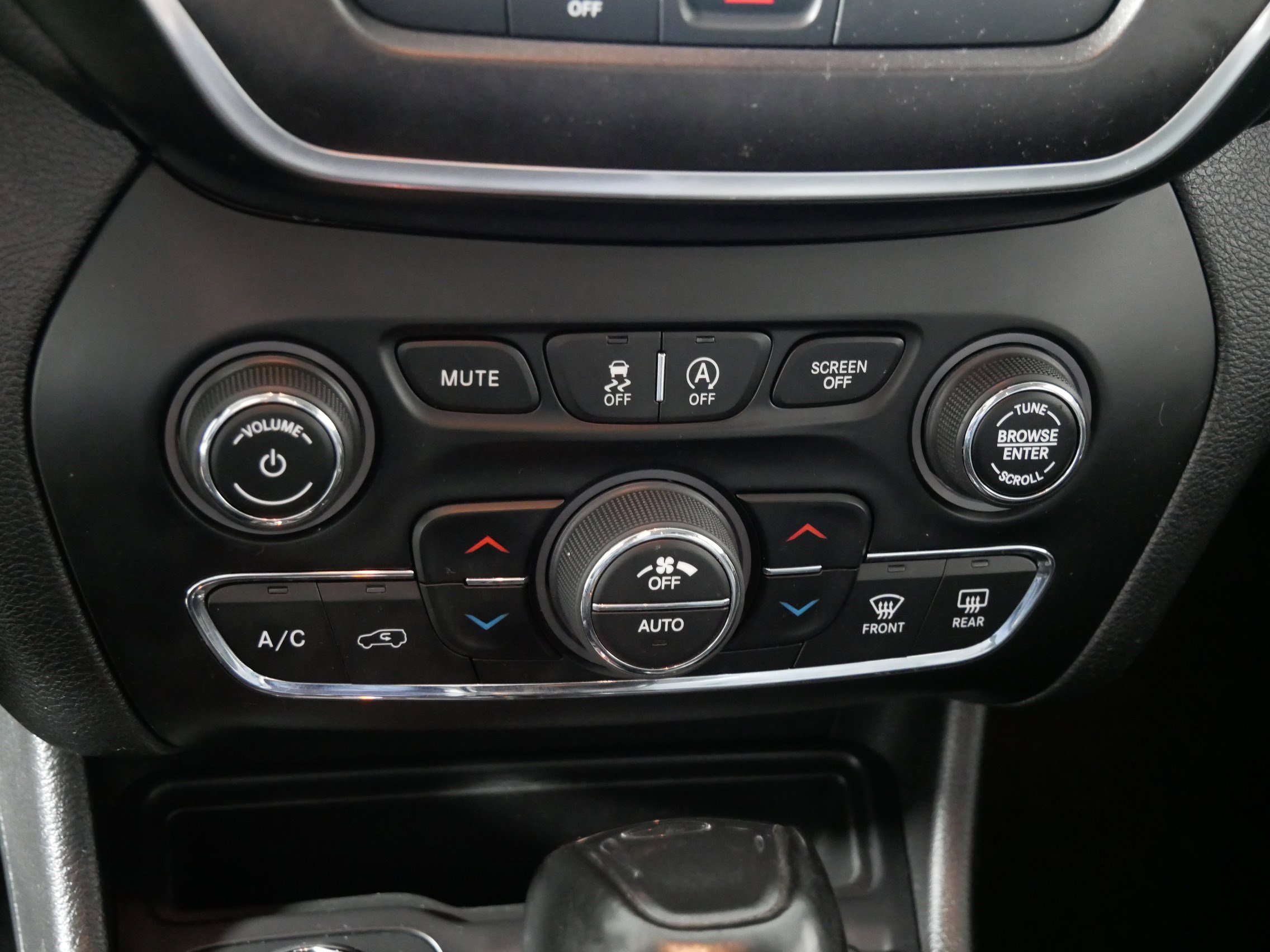 Used 2021 Jeep Cherokee Trailhawk w/ Trailer Tow Group image 23