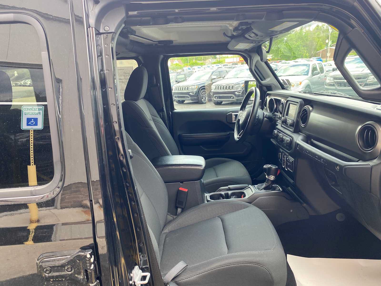 Used 2019 Jeep Wrangler Unlimited Sport S AWD/4WD image 24