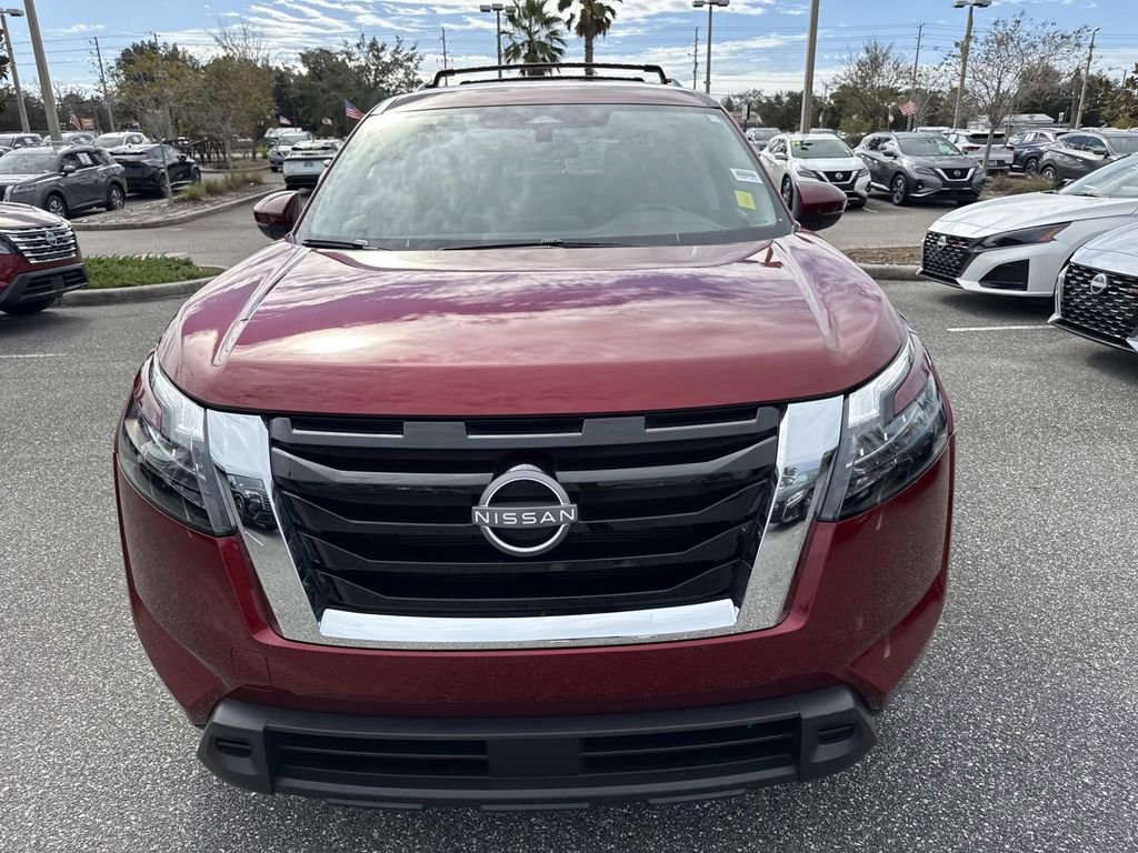 Certified 2024 Nissan Pathfinder SV image 9