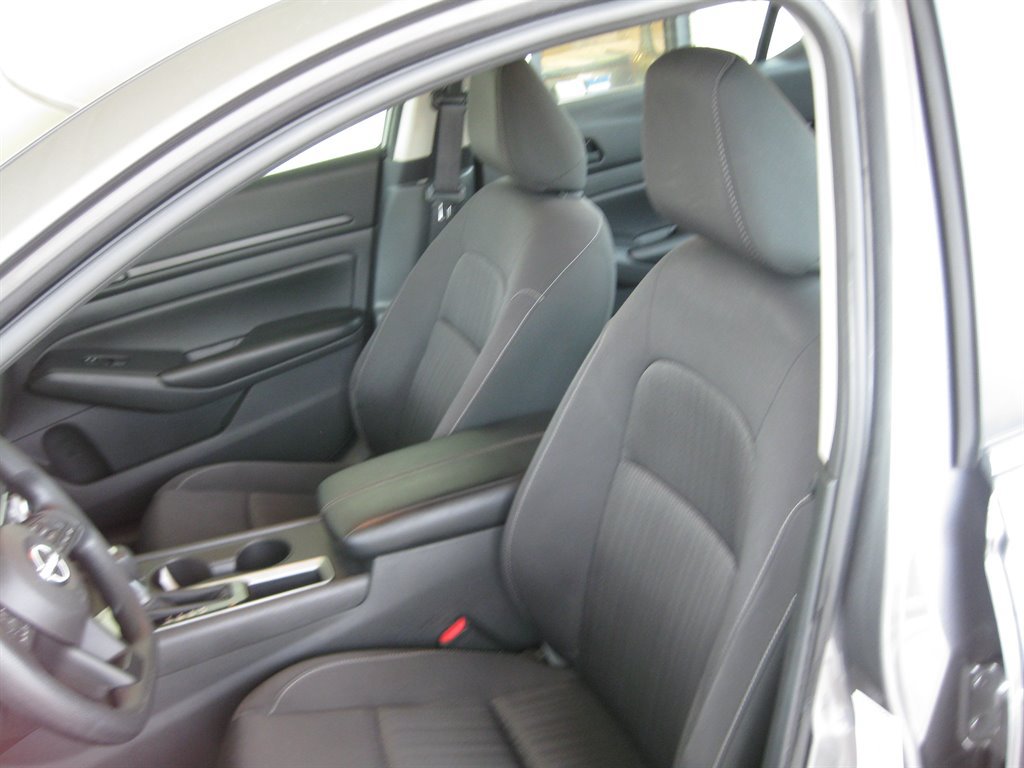 Used 2025 Nissan Altima 2.5 S FWD image 23