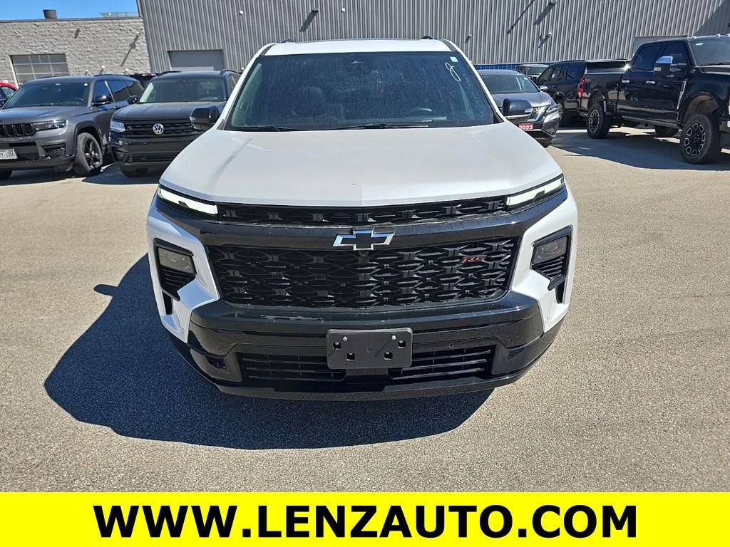 Used 2025 Chevrolet Traverse RS w/ LPO, Floor Liner Package AWD/4WD image 2