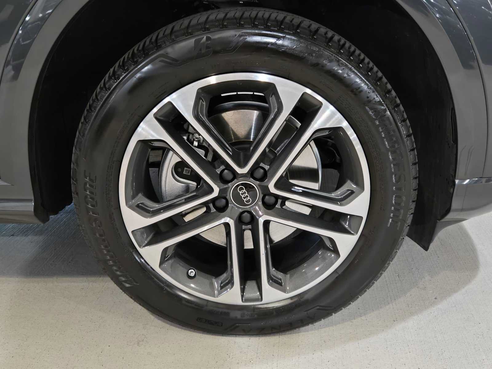 Used 2025 Audi Q5 Premium AWD/4WD image 8