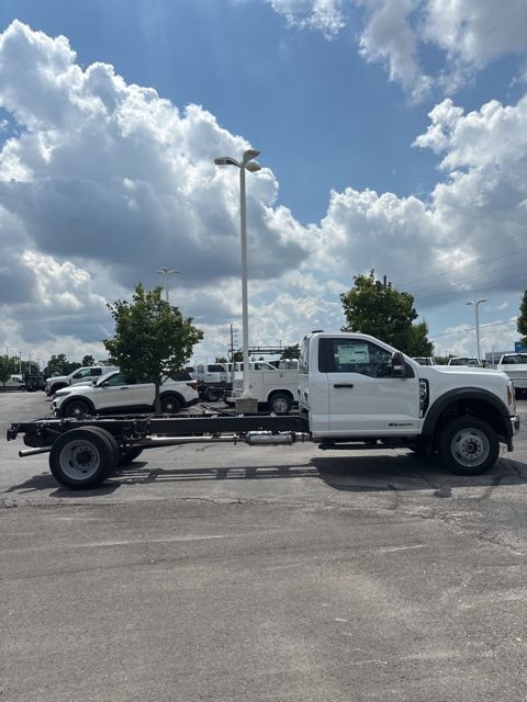 New 2025 Ford F550 4x4 Regular Cab Super Duty image 3